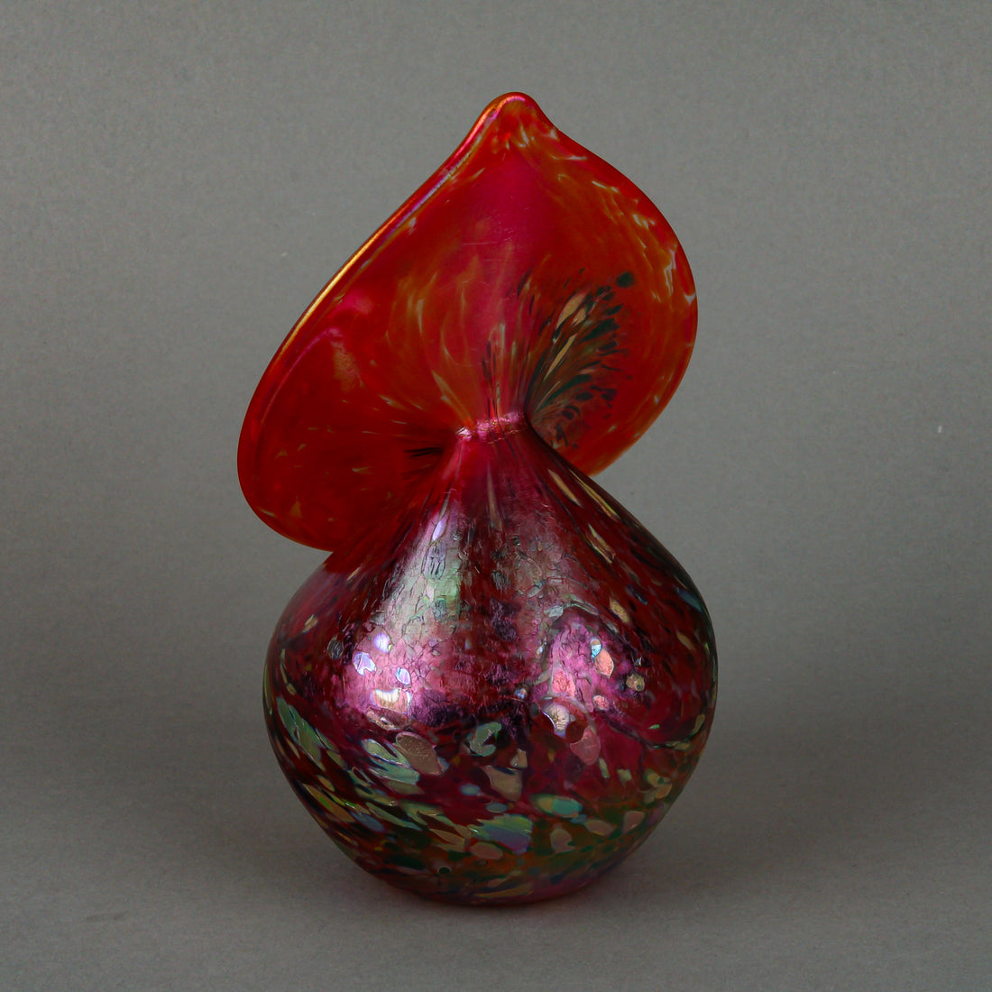 ARTE VARGAS Iridescent Polychrome Art Glass Vase