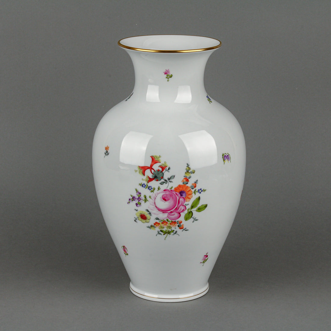 HEREND Printemps Hand-Painted Floral Vase 7001