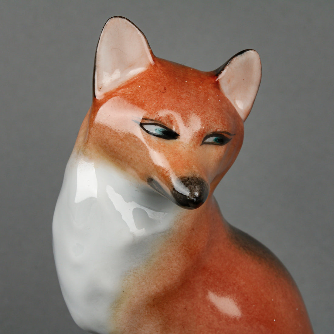 HEREND Sitting Fox 5341 Figurine