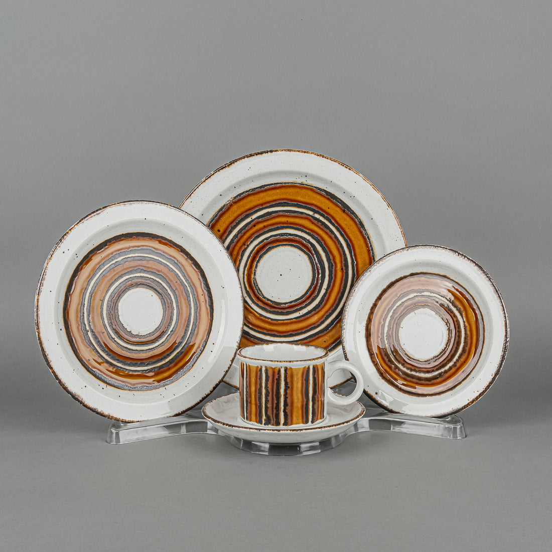 MIDWINTER Stonehedge Earth 8 Place Settings Plus Extras