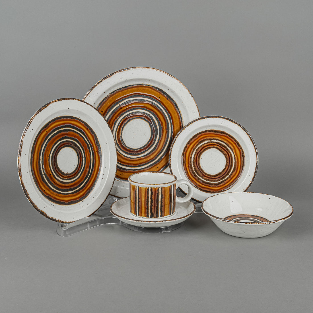 MIDWINTER Stonehedge Earth 8 Place Settings Plus Extras