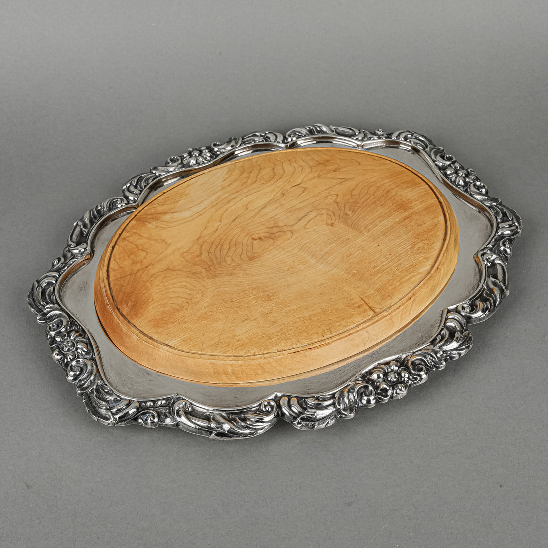 BARKER BROS Silverplate Tray With Bread/Challah Board Insert