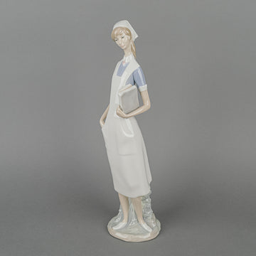 LLADRO Figurine Nurse 4603