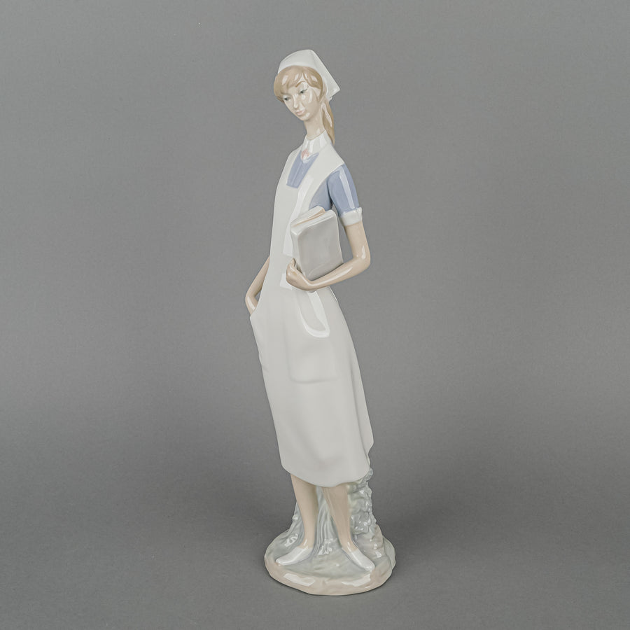 LLADRO Figurine Nurse 4603