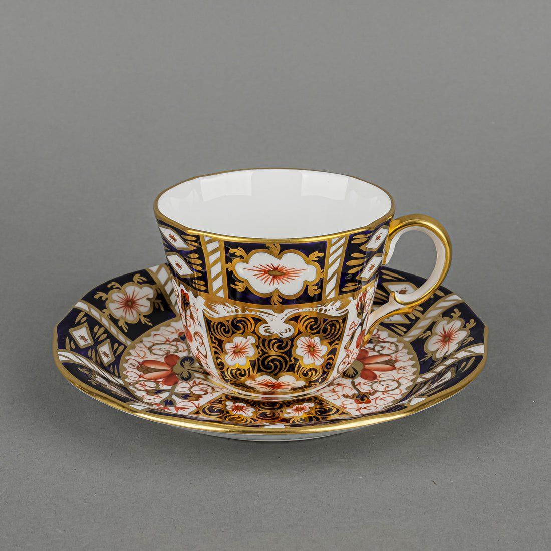 ROYAL CROWN DERBY Traditional Imari 2451 Cup & Saucers Set/5