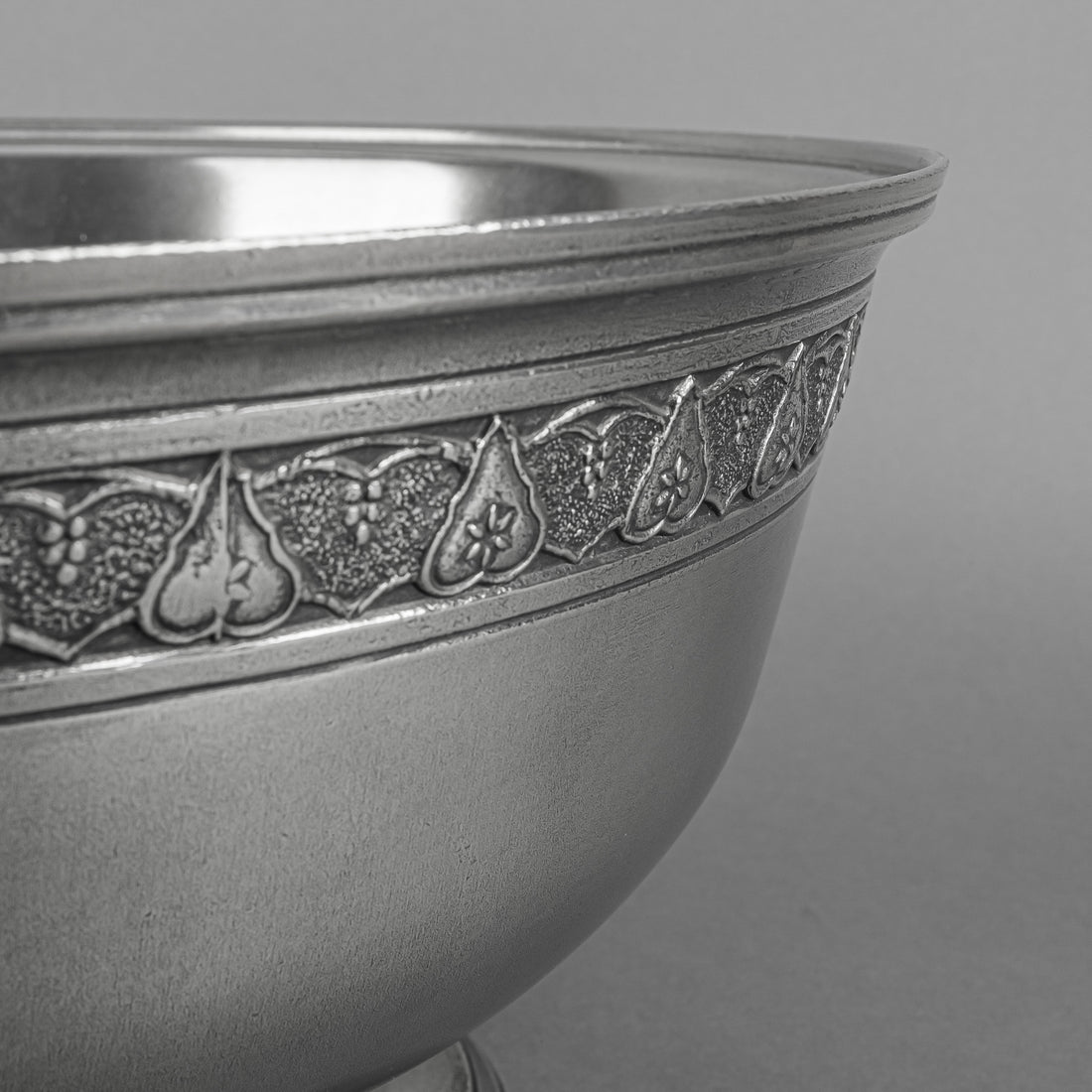 ROYAL SELANGOR V&A Pear & Grape Pewter Footed Bowl