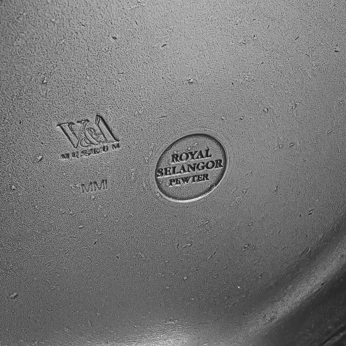 ROYAL SELANGOR V&A Pear & Grape Pewter Footed Bowl