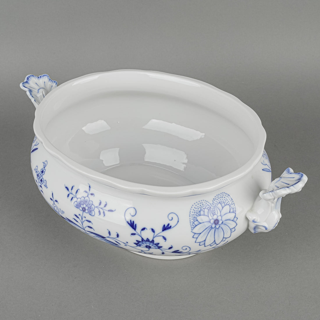 MEISSEN Blue Onion Covered Tureen