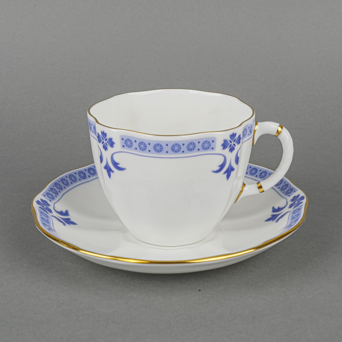ROYAL CROWN DERBY Grenville A1303 9 Place Settings Plus Extras