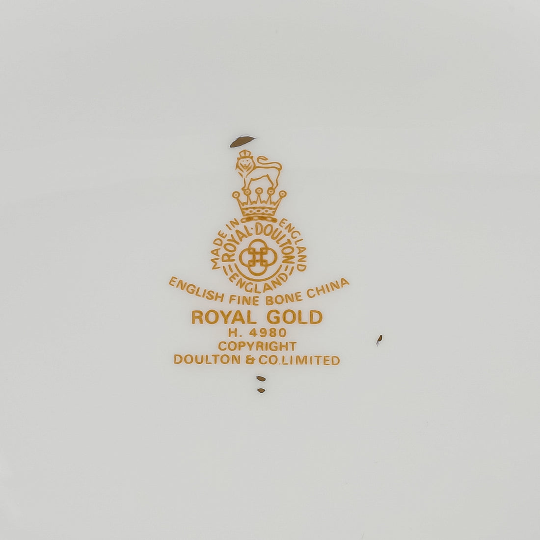 ROYAL DOULTON Royal Gold Oval Covered Serving Bowl