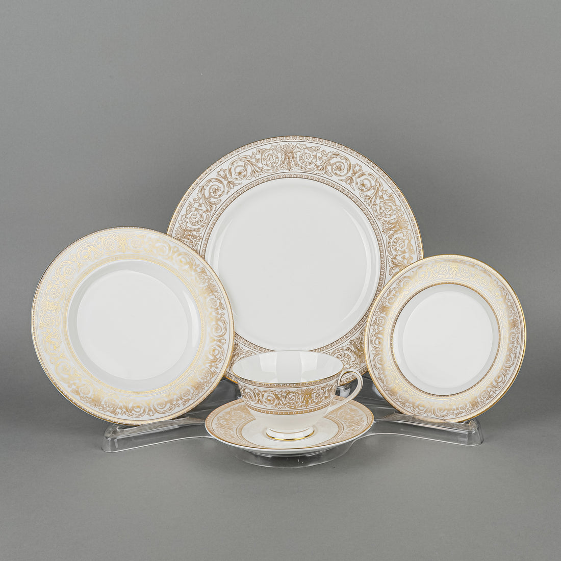 ROYAL DOULTON Sovereign A4973 12 Place Settings Plus Extras