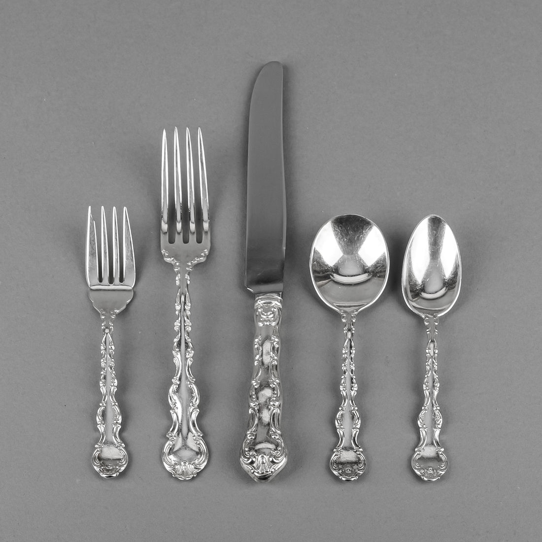 BIRKS Regency Plate Louis De France Silver Plate Flatware 8 Place Settings plus Extras