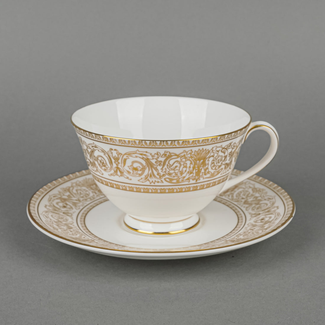 ROYAL DOULTON Sovereign A4973 12 Place Settings Plus Extras