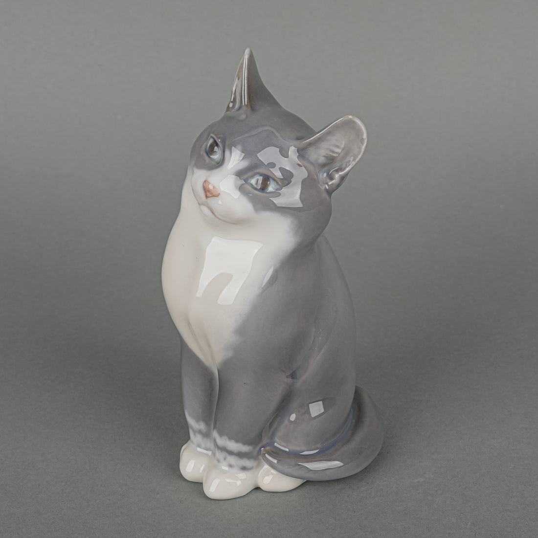 ROYAL COPENHAGEN Figurine Grey Cat Sitting 1803