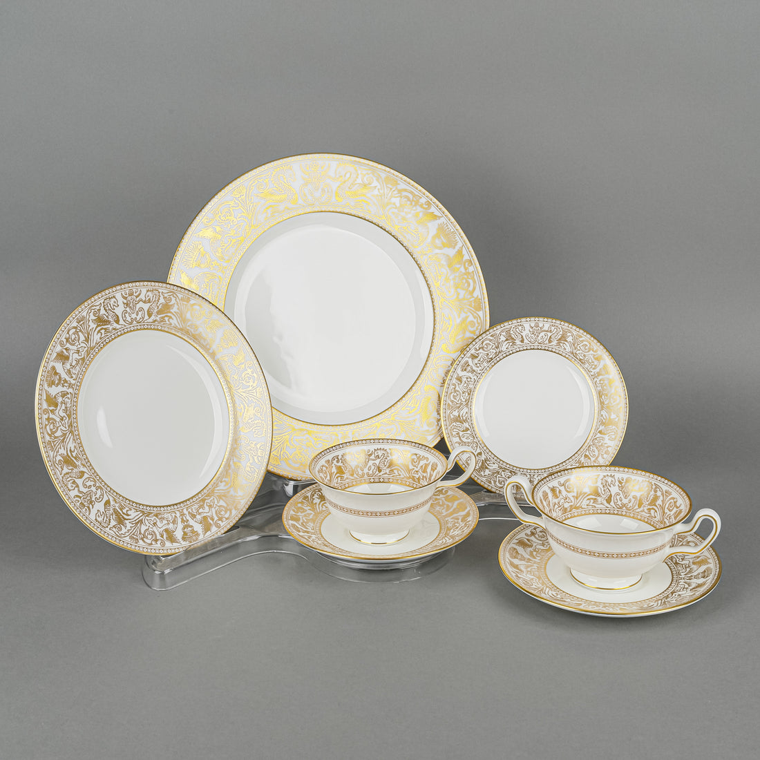 WEDGWOOD Gold Florentine W4219 8 Place Settings Plus Extras