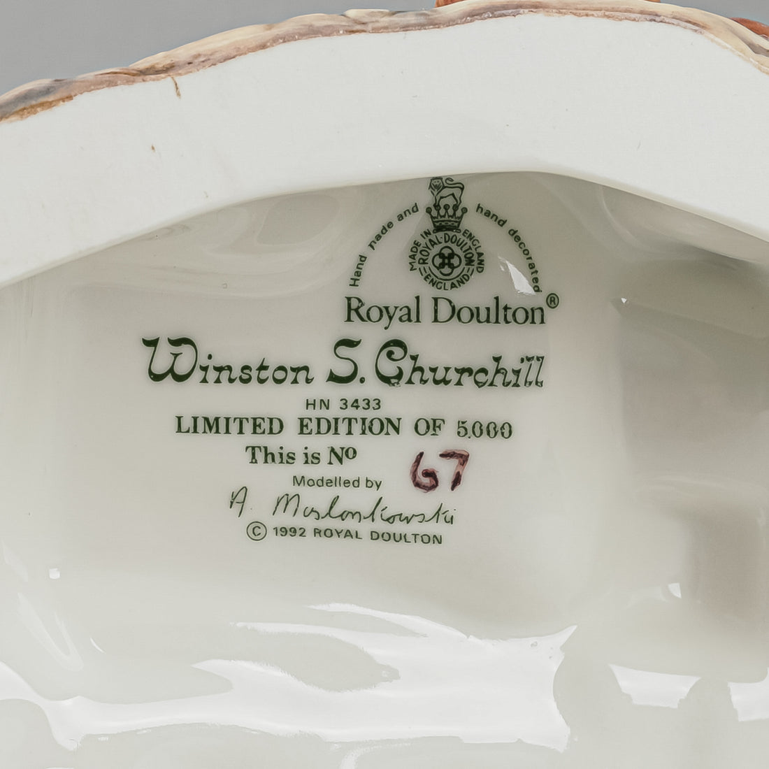 ROYAL DOULTON Figurine Winston S Churchill HN 3433