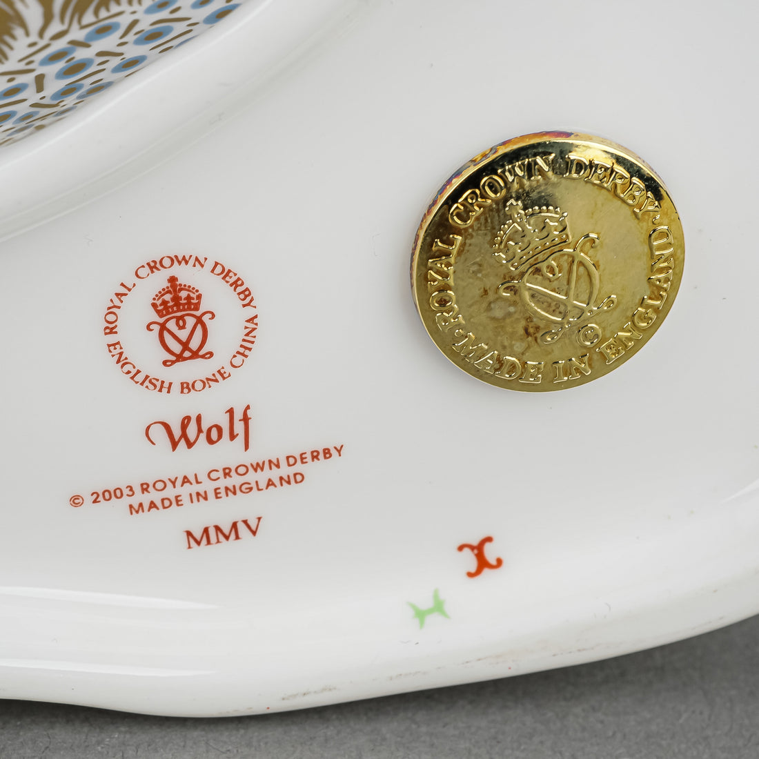 ROYAL CROWN DERBY Paperweight Wolf