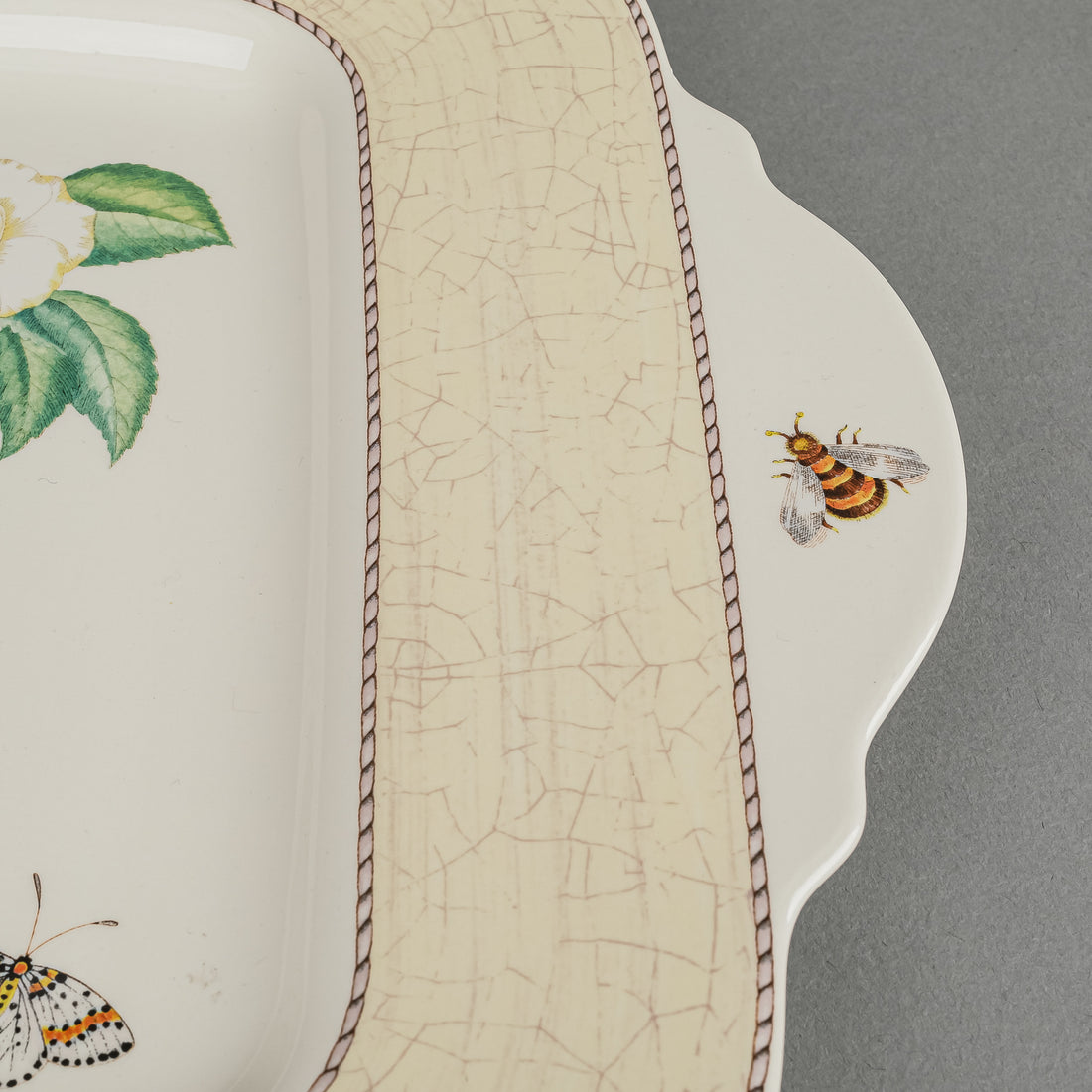 WEDGWOOD Sarahs Garden Handled Platter