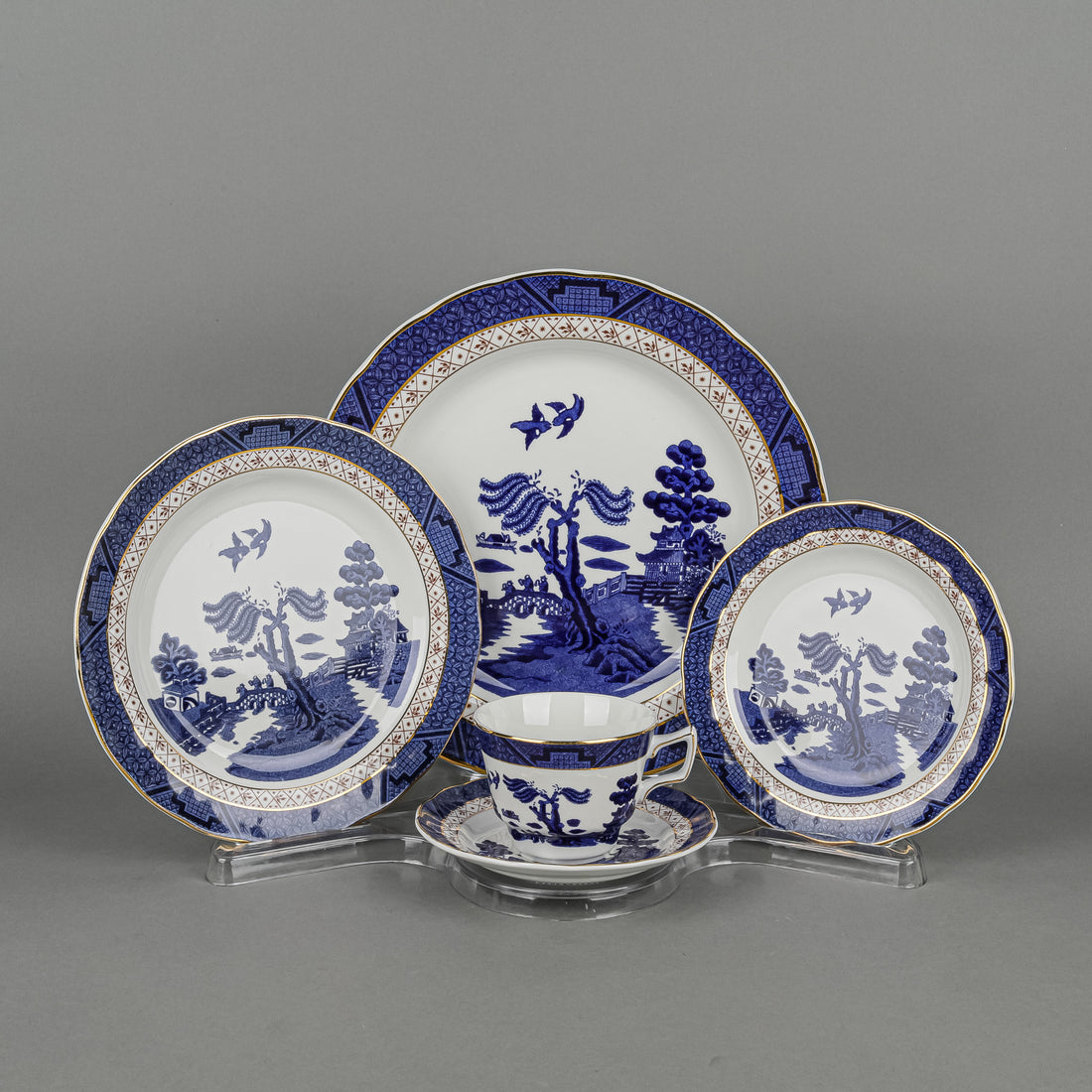ROYAL DOULTON Real Old Willow 8 Place Settings