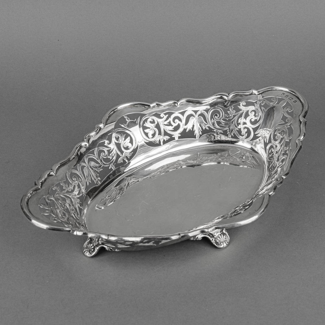 WILLIAMS (Birmingham) LTD Sterling Oavl Pierced Footed Bowl