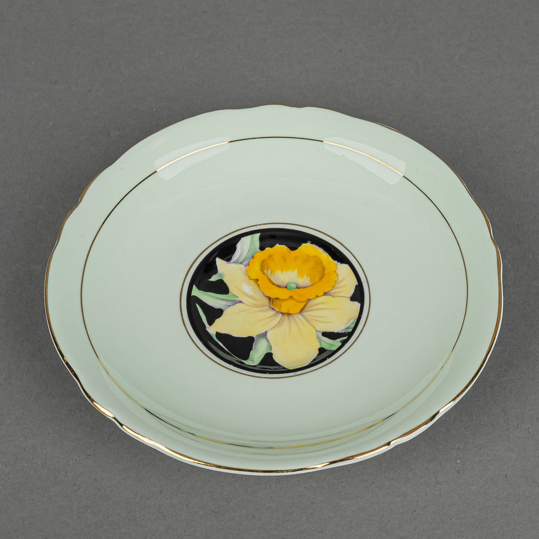PARAGON Cup And Saucer G7600 Hand Painted Daffodil On Black, Mint Ground