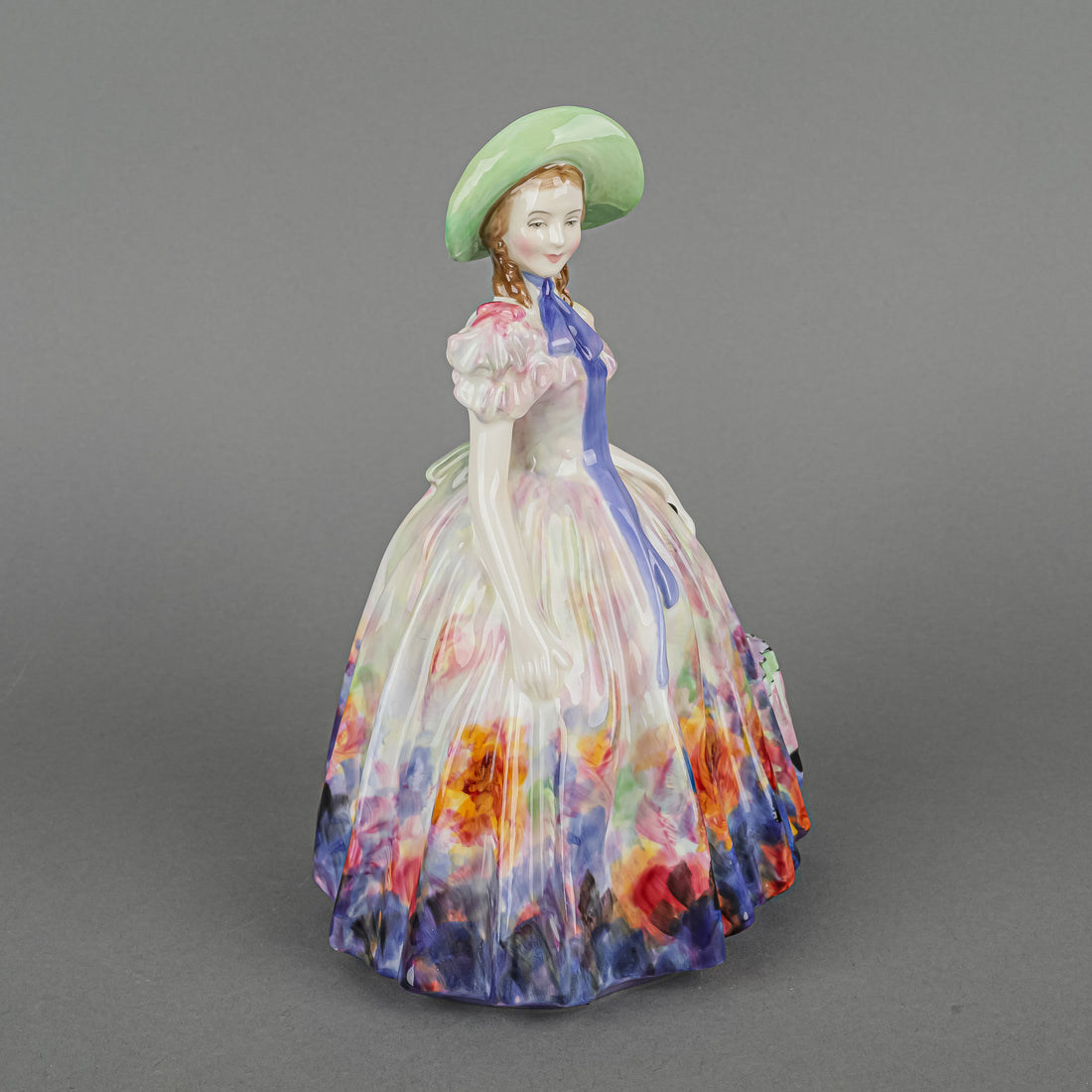 ROYAL DOULTON Figurine Easter Day HN 2039