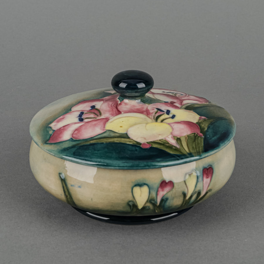 MOORCROFT Freesia Blue/Green Ground Round Covered Bowl