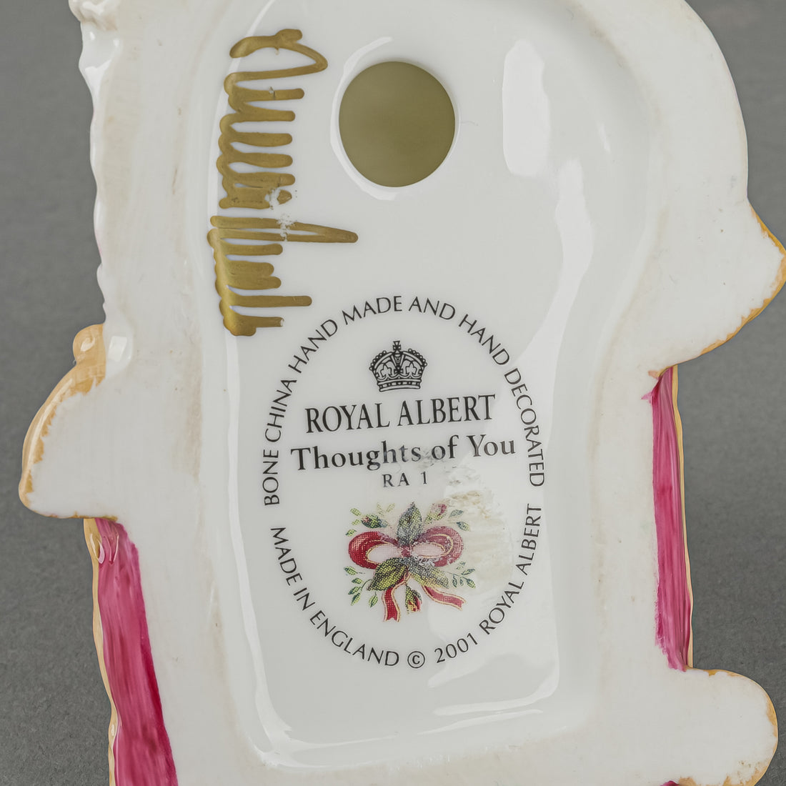 ROYAL ALBERT Figurine Thoughts Of You RA1