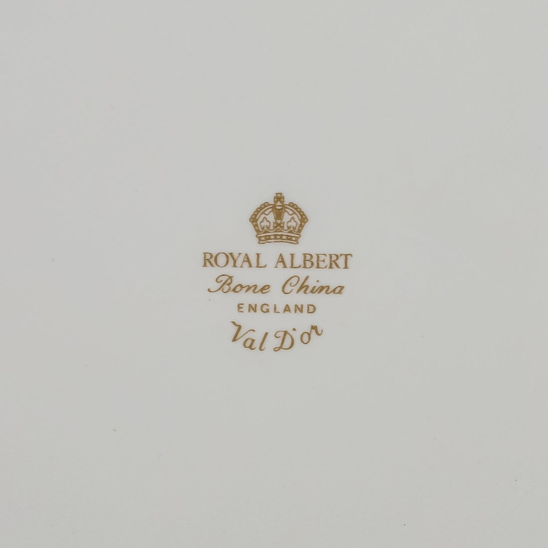 ROYAL ALBERT Val D'or 8 Place Settings