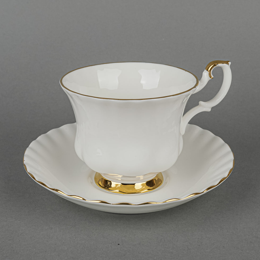 ROYAL ALBERT Val D'or 8 Place Settings