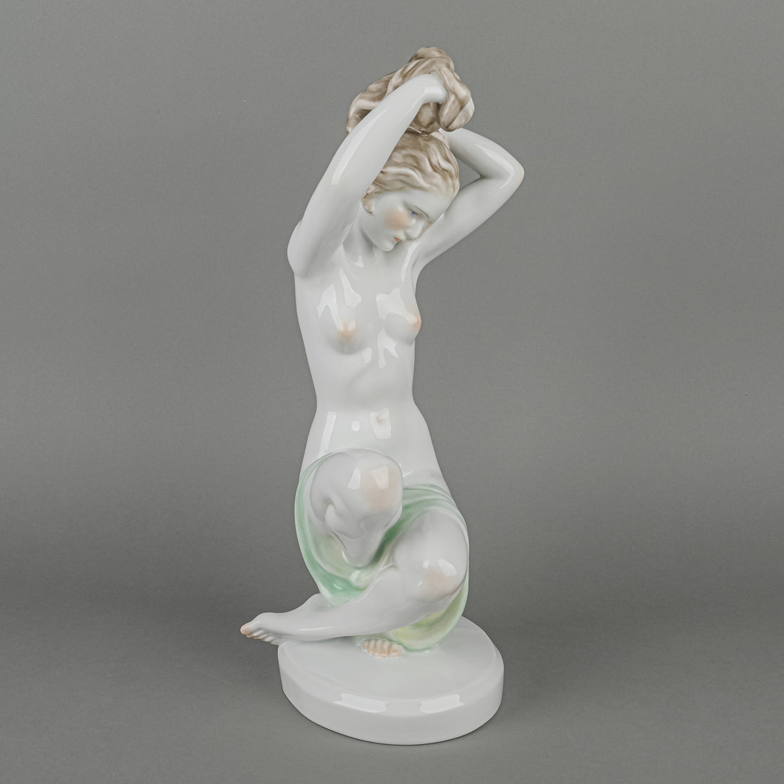 HEREND Figurine Nude Female Bathing 5706