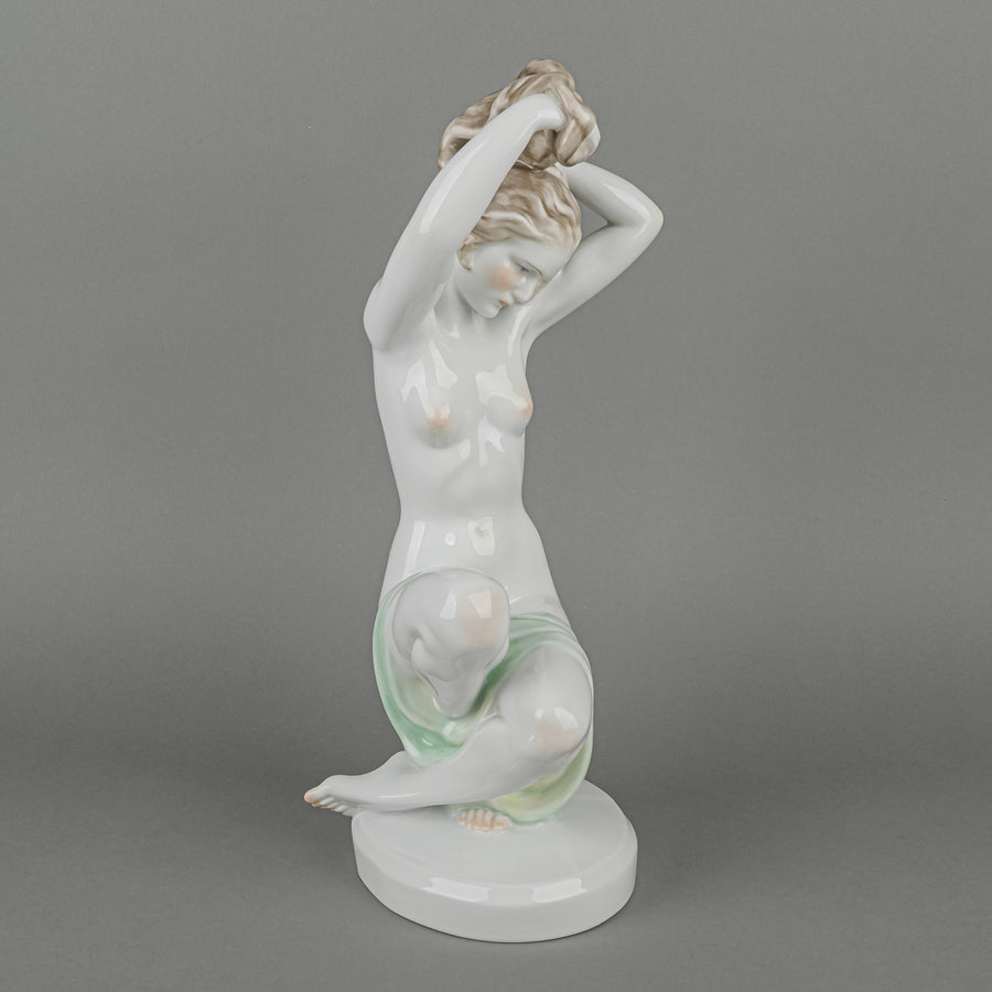 HEREND Figurine Nude Female Bathing 5706