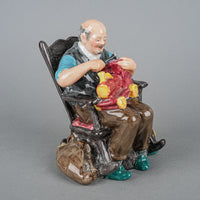ROYAL DOULTON Figurine The Toymaker HN 2250