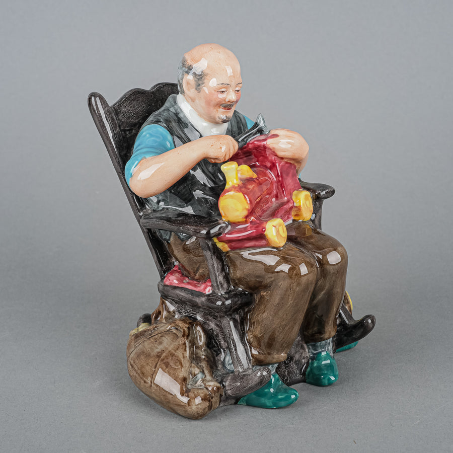 ROYAL DOULTON Figurine The Toymaker HN 2250