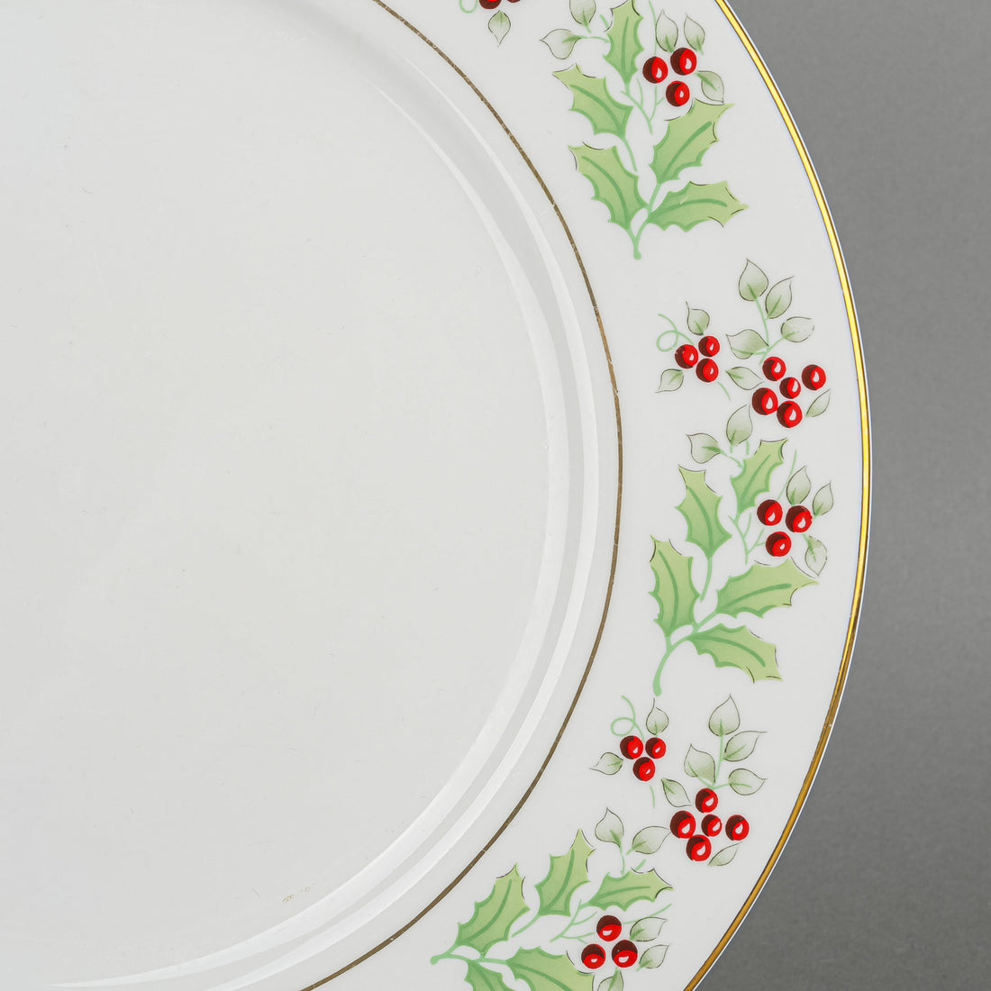 GIBSON Holly & Ivy Dish Set - 8 Place Settings