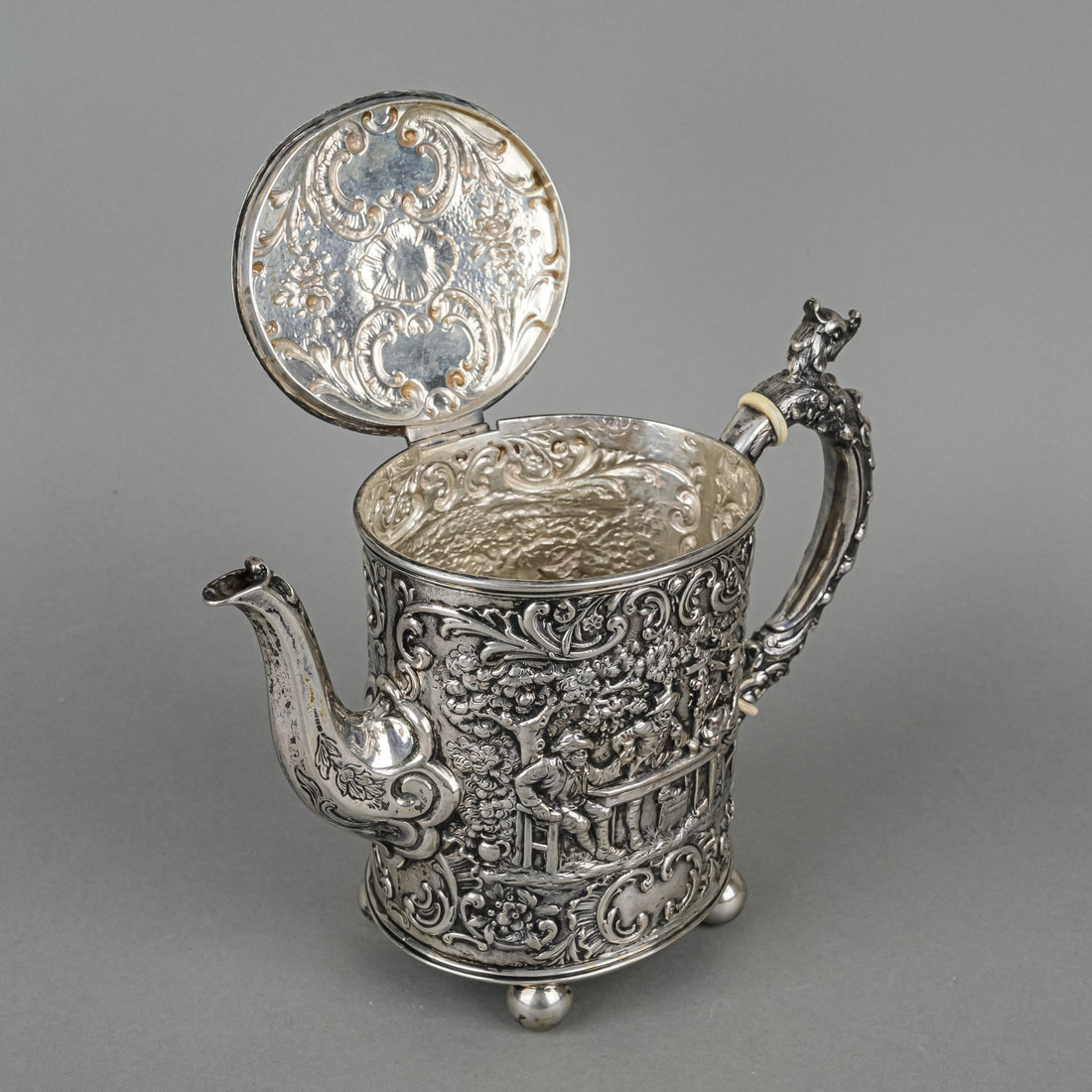 European 800 Silver Repousse Tea Service 3pcs