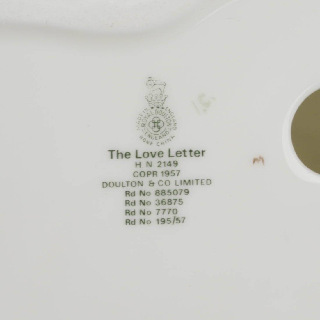 ROYAL DOULTON Figurine The Love Letter HN 2149