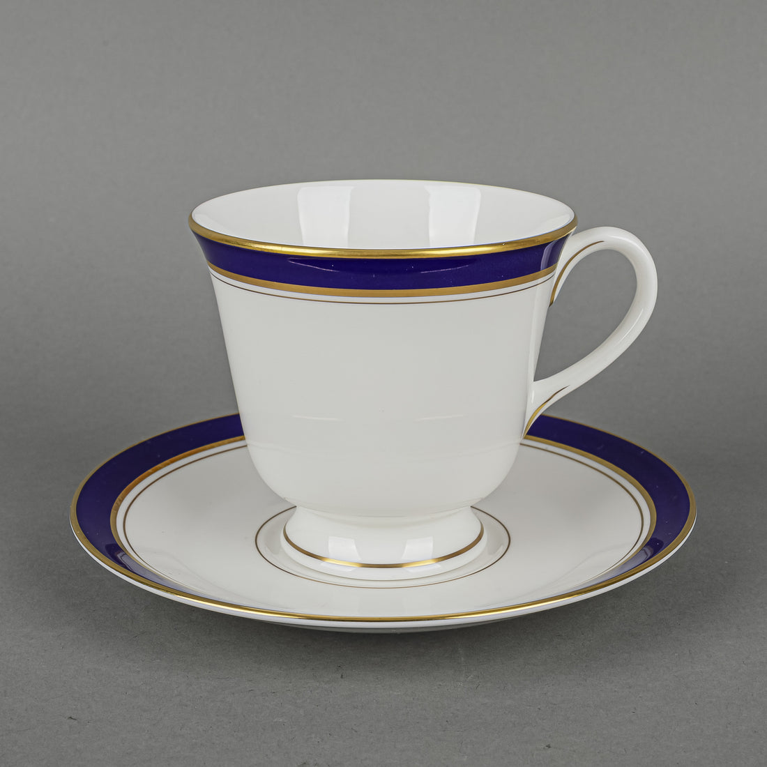 ROYAL WORCESTER Howard Blue 8 Place Settings Plus Extras