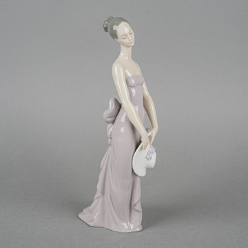 LLADRO Figurine Bridesmaid 5598