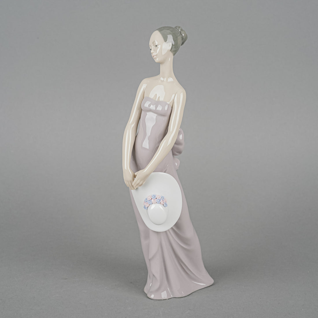 LLADRO Figurine Bridesmaid 5598