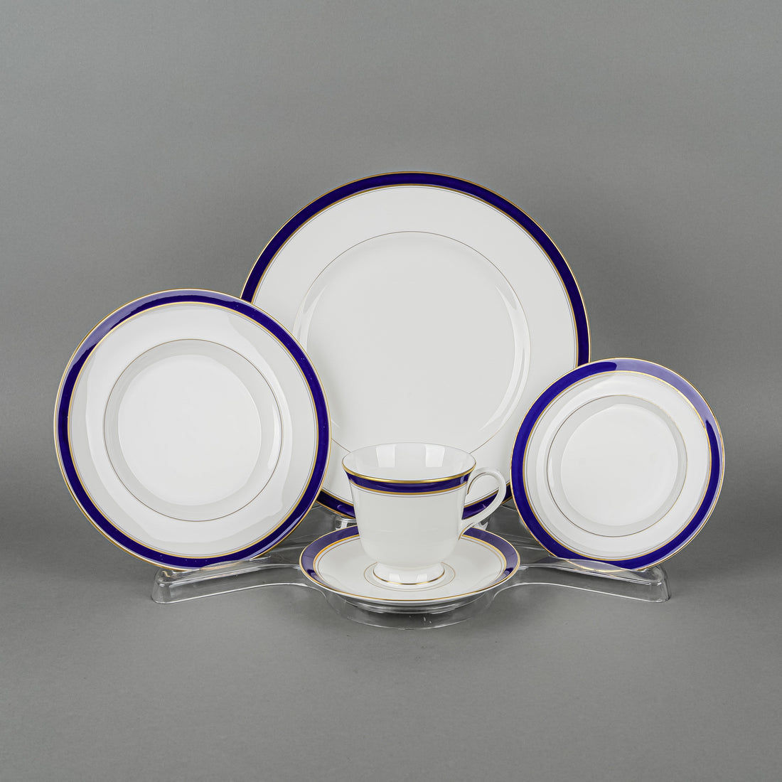 ROYAL WORCESTER Howard Blue 8 Place Settings Plus Extras