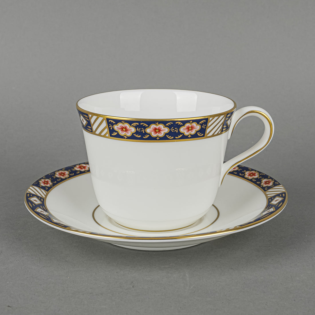 ROYAL CROWN DERBY Kedleston A1315 9 Place Settings Plus Extra
