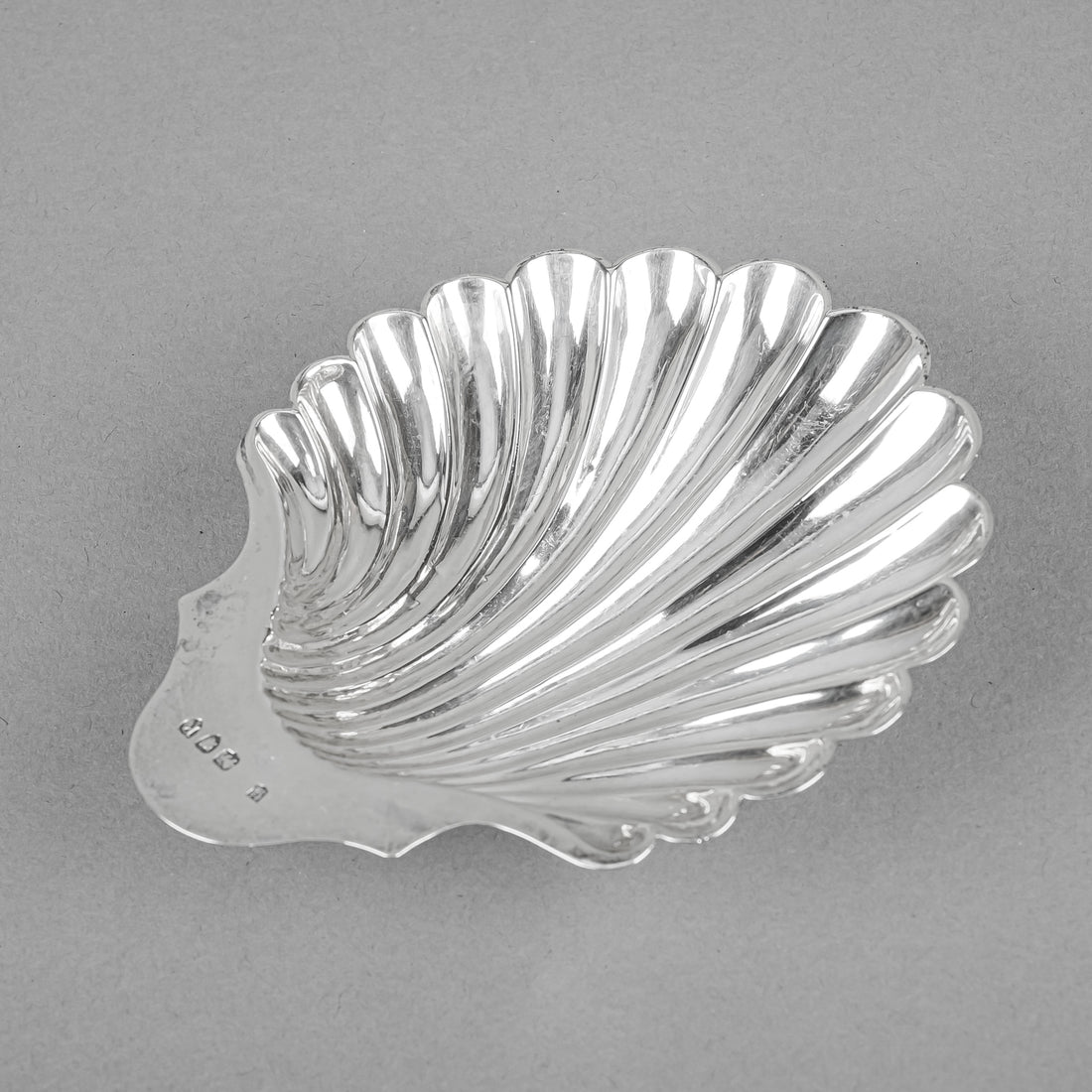 SIBRAY HALL & CO Sterling Footed Shell Dish - London 1892