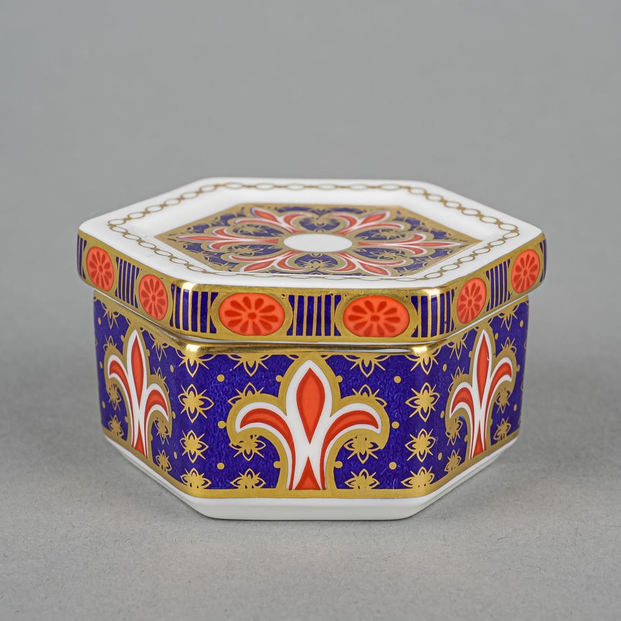 ROYAL CROWN DERBY A1297 Hexagonal Covered Trinket Box