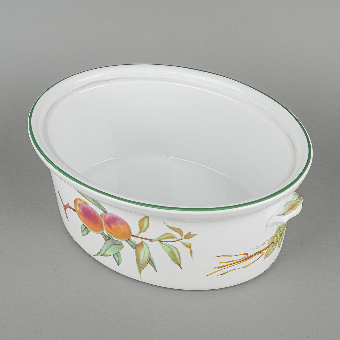 ROYAL WORCESTER Evesham Vale Oval Covered Casserole/Dutch Oven