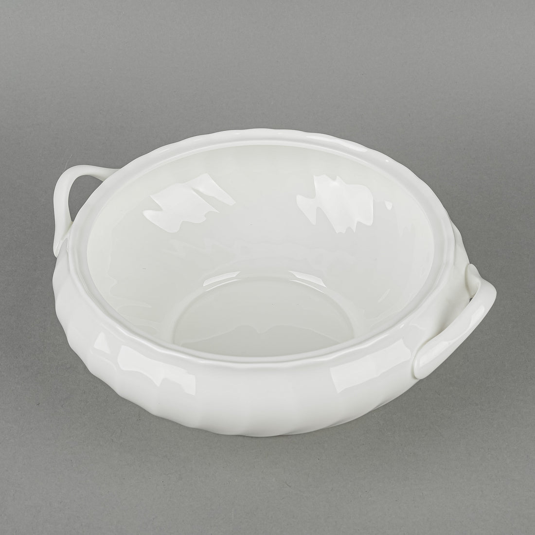 WEDGWOOD Candlelight White Round Covered Serving Dish