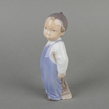 ROYAL COPENHAGEN Figurine Boy With Broom Learning To Work 3250