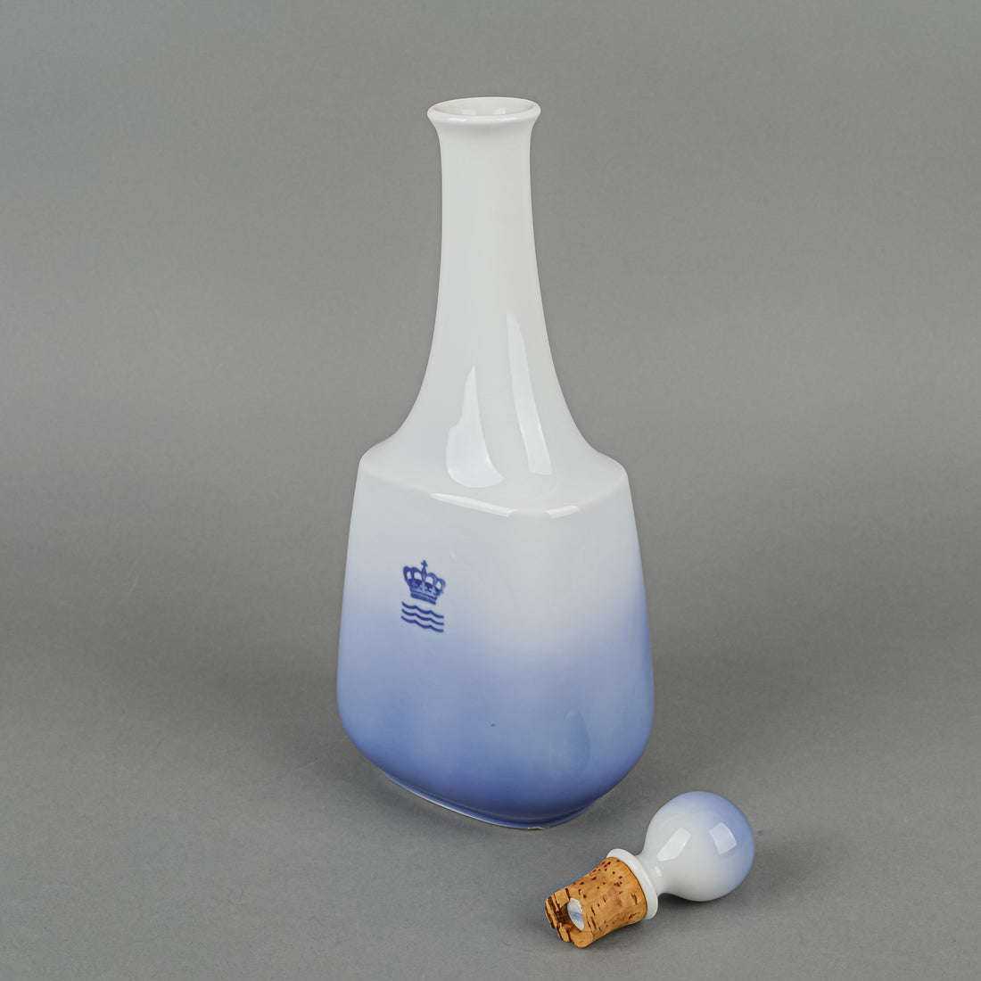 ROYAL COPENHAGEN Egoskov Castle Decanter And Stopper