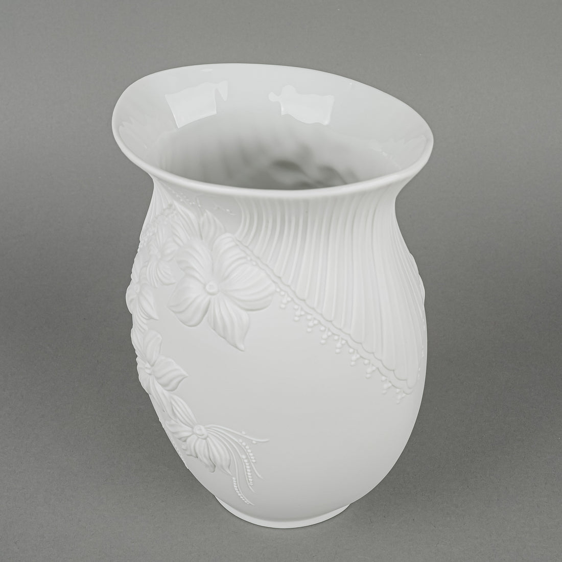 KAISER M Frey White Bisque Op Art Floral Vase 0762