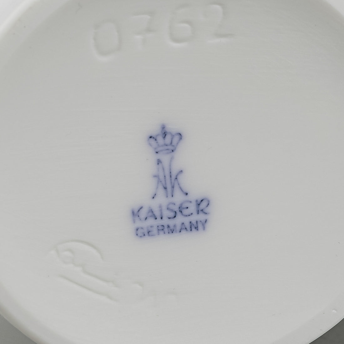 KAISER M Frey White Bisque Op Art Floral Vase 0762